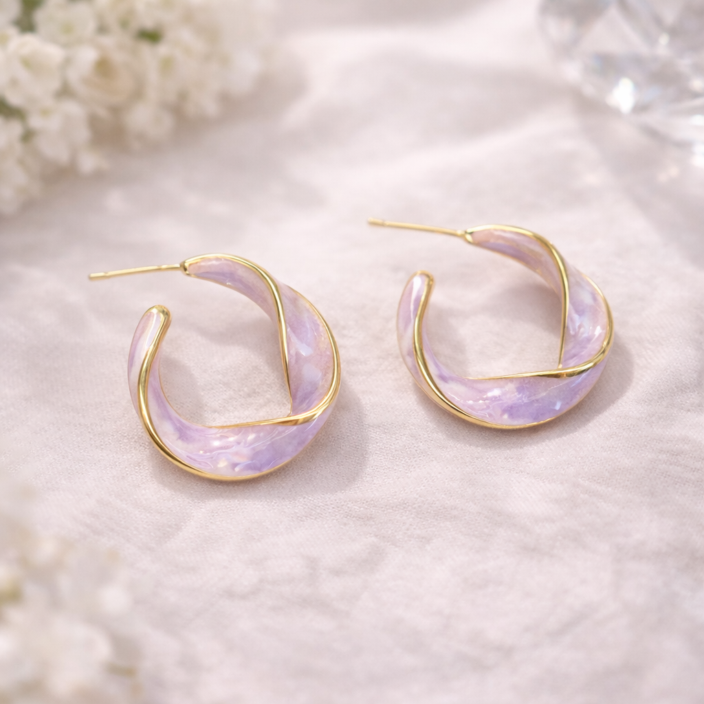 Lilac Curve Stud Earring